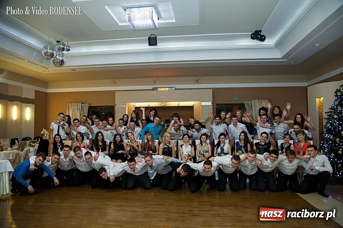 Zdjęcie w galerii na portalu naszraciborz.pl: Maturzyści z Mechanika na balu w Tworkowie wiadomości z regionu