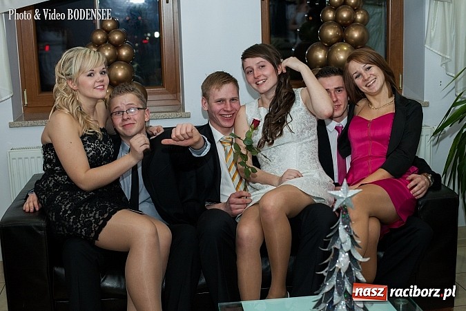 Zdjęcie w galerii na portalu naszraciborz.pl: Maturzyści z Mechanika na balu w Tworkowie wiadomości z regionu