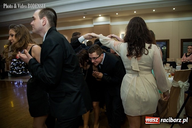 Zdjęcie w galerii na portalu naszraciborz.pl: Maturzyści z Mechanika na balu w Tworkowie wiadomości z regionu