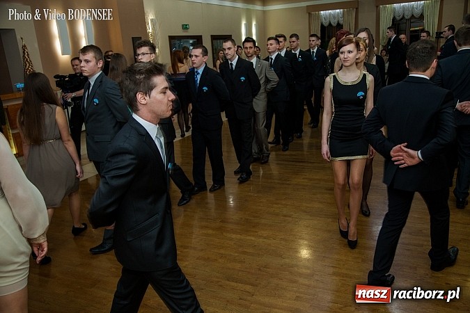 Zdjęcie w galerii na portalu naszraciborz.pl: Maturzyści z Mechanika na balu w Tworkowie wiadomości z regionu