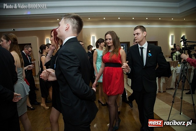 Zdjęcie w galerii na portalu naszraciborz.pl: Maturzyści z Mechanika na balu w Tworkowie wiadomości z regionu