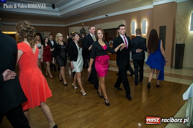 Zdjęcie w galerii na portalu naszraciborz.pl: Maturzyści z Mechanika na balu w Tworkowie wiadomości z regionu