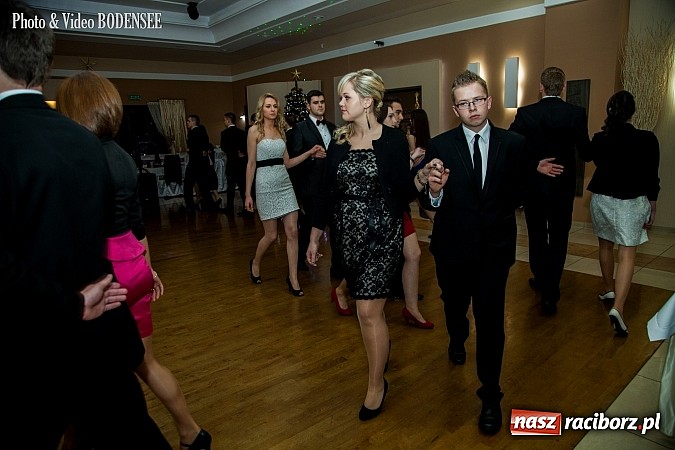 Zdjęcie w galerii na portalu naszraciborz.pl: Maturzyści z Mechanika na balu w Tworkowie wiadomości z regionu