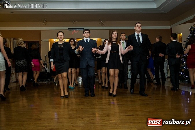 Zdjęcie w galerii na portalu naszraciborz.pl: Maturzyści z Mechanika na balu w Tworkowie wiadomości z regionu