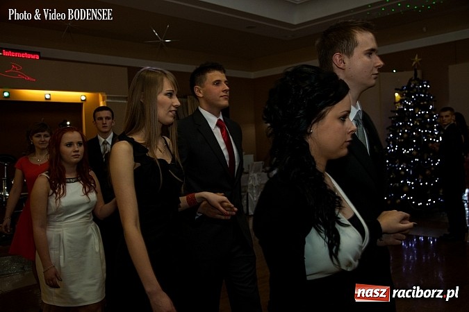 Zdjęcie w galerii na portalu naszraciborz.pl: Maturzyści z Mechanika na balu w Tworkowie wiadomości z regionu