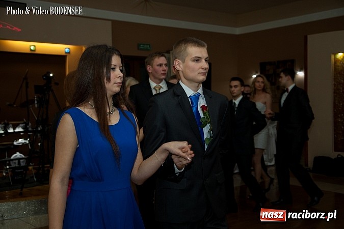 Zdjęcie w galerii na portalu naszraciborz.pl: Maturzyści z Mechanika na balu w Tworkowie wiadomości z regionu