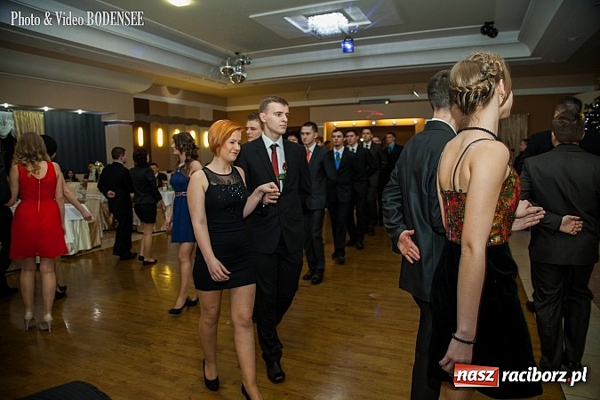 Zdjęcie w galerii na portalu naszraciborz.pl: Maturzyści z Mechanika na balu w Tworkowie wiadomości z regionu