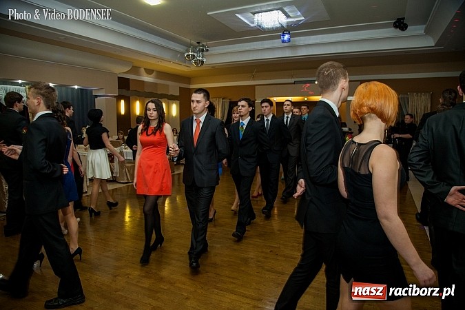 Zdjęcie w galerii na portalu naszraciborz.pl: Maturzyści z Mechanika na balu w Tworkowie wiadomości z regionu