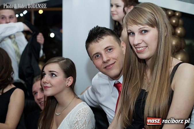 Zdjęcie w galerii na portalu naszraciborz.pl: Maturzyści z Mechanika na balu w Tworkowie wiadomości z regionu