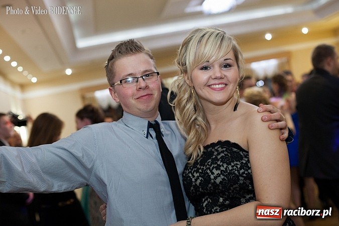 Zdjęcie w galerii na portalu naszraciborz.pl: Maturzyści z Mechanika na balu w Tworkowie wiadomości z regionu