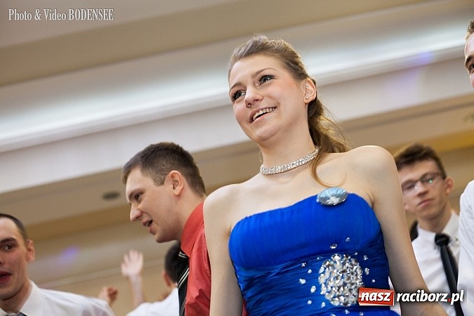 Zdjęcie w galerii na portalu naszraciborz.pl: Maturzyści z Mechanika na balu w Tworkowie wiadomości z regionu