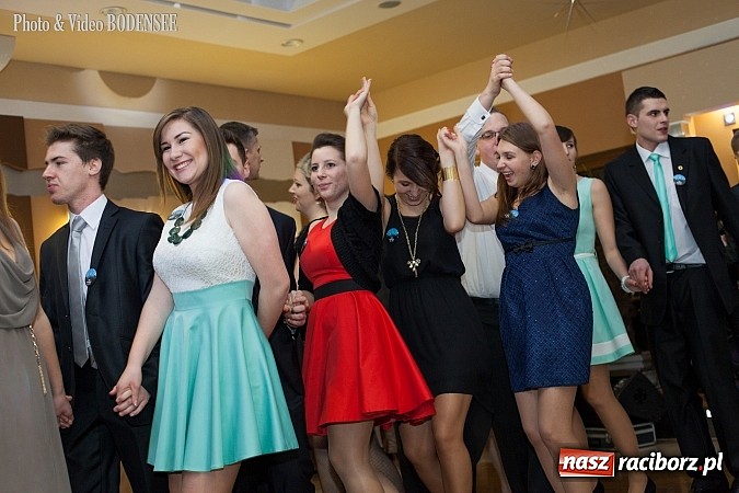 Zdjęcie w galerii na portalu naszraciborz.pl: Maturzyści z Mechanika na balu w Tworkowie wiadomości z regionu