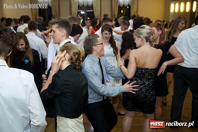 Zdjęcie w galerii na portalu naszraciborz.pl: Maturzyści z Mechanika na balu w Tworkowie wiadomości z regionu