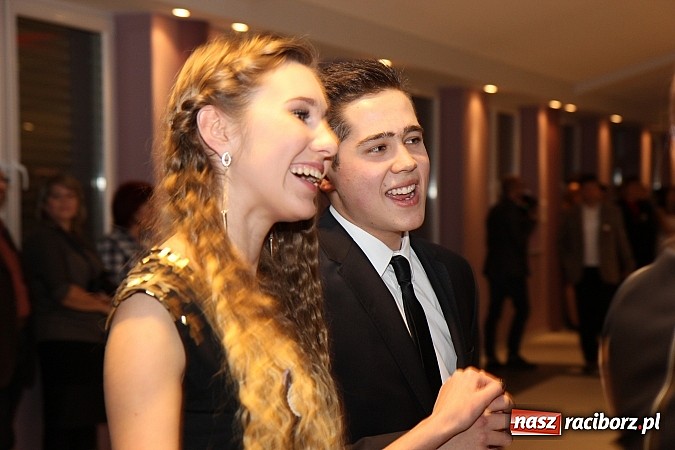 Zdjęcie w galerii na portalu naszraciborz.pl: Magiczna studniówka II LO w Zakrzowie wiadomości z regionu