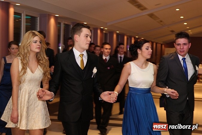 Zdjęcie w galerii na portalu naszraciborz.pl: Magiczna studniówka II LO w Zakrzowie wiadomości z regionu