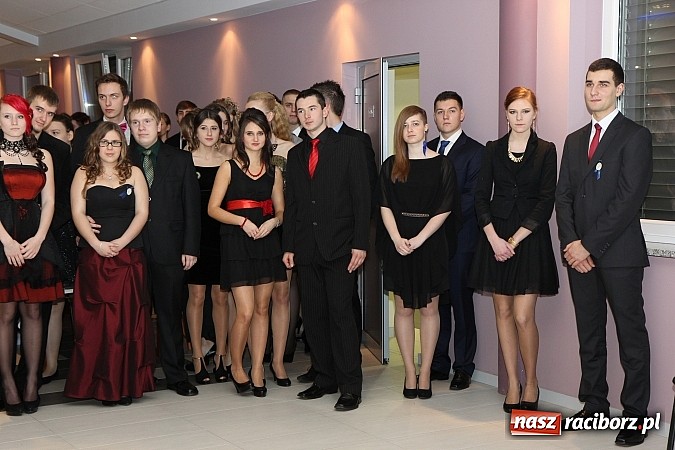 Zdjęcie w galerii na portalu naszraciborz.pl: Magiczna studniówka II LO w Zakrzowie wiadomości z regionu