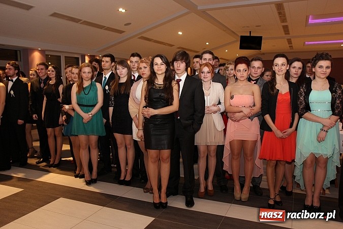 Zdjęcie w galerii na portalu naszraciborz.pl: Magiczna studniówka II LO w Zakrzowie wiadomości z regionu