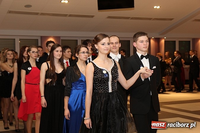 Zdjęcie w galerii na portalu naszraciborz.pl: Magiczna studniówka II LO w Zakrzowie wiadomości z regionu