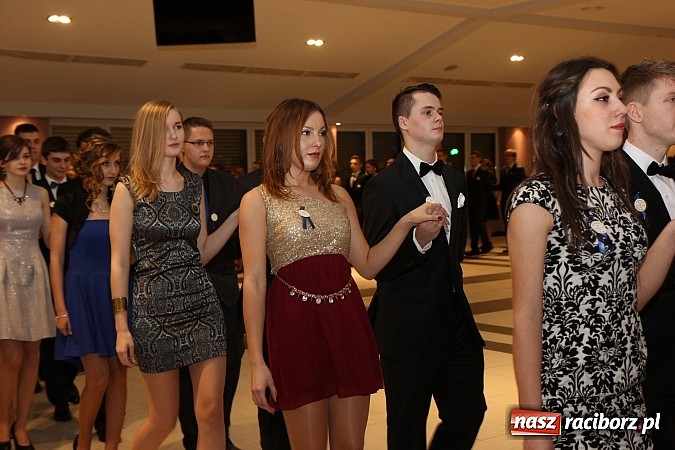 Zdjęcie w galerii na portalu naszraciborz.pl: Magiczna studniówka II LO w Zakrzowie wiadomości z regionu