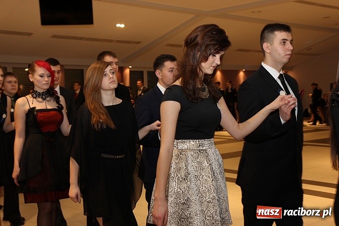 Zdjęcie w galerii na portalu naszraciborz.pl: Magiczna studniówka II LO w Zakrzowie wiadomości z regionu