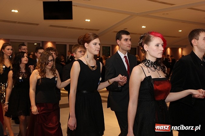 Zdjęcie w galerii na portalu naszraciborz.pl: Magiczna studniówka II LO w Zakrzowie wiadomości z regionu