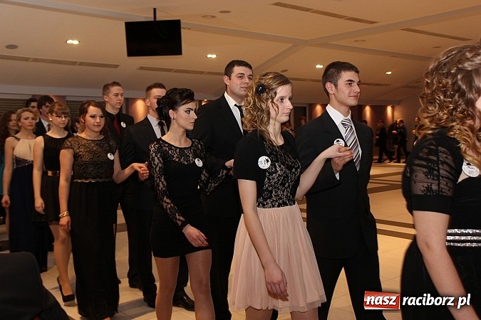 Zdjęcie w galerii na portalu naszraciborz.pl: Magiczna studniówka II LO w Zakrzowie wiadomości z regionu