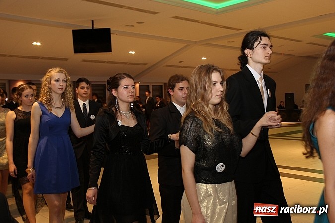 Zdjęcie w galerii na portalu naszraciborz.pl: Magiczna studniówka II LO w Zakrzowie wiadomości z regionu