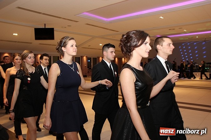 Zdjęcie w galerii na portalu naszraciborz.pl: Magiczna studniówka II LO w Zakrzowie wiadomości z regionu