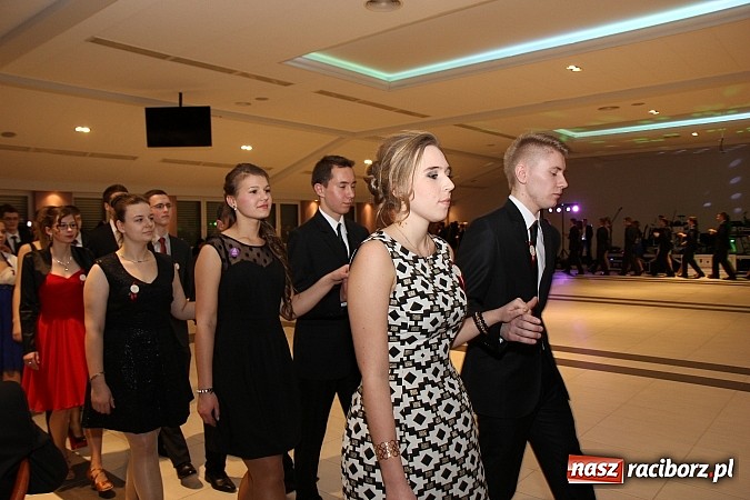 Zdjęcie w galerii na portalu naszraciborz.pl: Magiczna studniówka II LO w Zakrzowie wiadomości z regionu