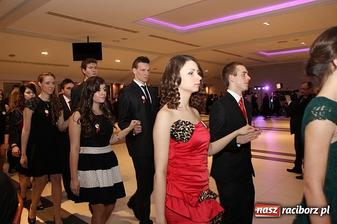 Zdjęcie w galerii na portalu naszraciborz.pl: Magiczna studniówka II LO w Zakrzowie wiadomości z regionu