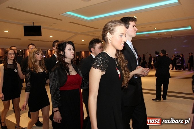 Zdjęcie w galerii na portalu naszraciborz.pl: Magiczna studniówka II LO w Zakrzowie wiadomości z regionu