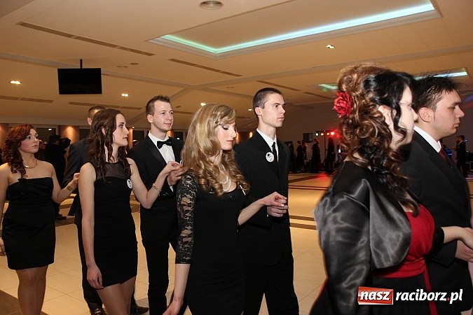 Zdjęcie w galerii na portalu naszraciborz.pl: Magiczna studniówka II LO w Zakrzowie wiadomości z regionu