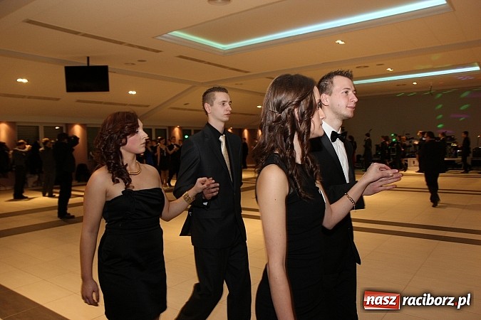 Zdjęcie w galerii na portalu naszraciborz.pl: Magiczna studniówka II LO w Zakrzowie wiadomości z regionu