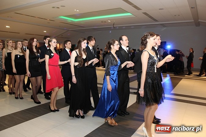 Zdjęcie w galerii na portalu naszraciborz.pl: Magiczna studniówka II LO w Zakrzowie wiadomości z regionu