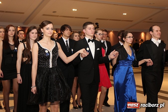 Zdjęcie w galerii na portalu naszraciborz.pl: Magiczna studniówka II LO w Zakrzowie wiadomości z regionu