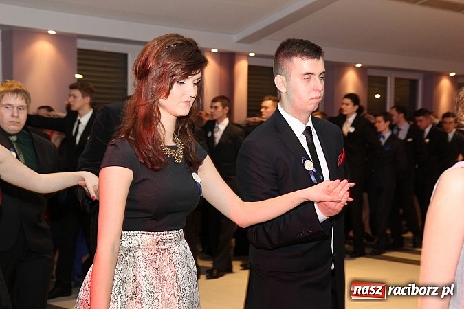 Zdjęcie w galerii na portalu naszraciborz.pl: Magiczna studniówka II LO w Zakrzowie wiadomości z regionu