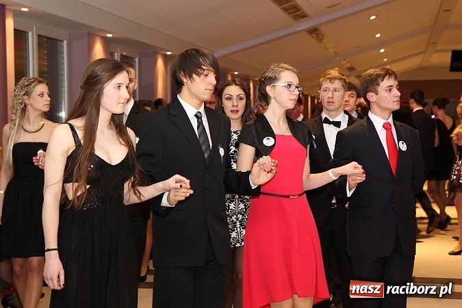 Zdjęcie w galerii na portalu naszraciborz.pl: Magiczna studniówka II LO w Zakrzowie wiadomości z regionu