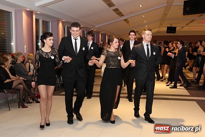 Zdjęcie w galerii na portalu naszraciborz.pl: Magiczna studniówka II LO w Zakrzowie wiadomości z regionu