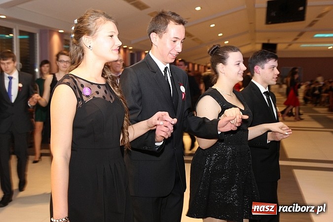 Zdjęcie w galerii na portalu naszraciborz.pl: Magiczna studniówka II LO w Zakrzowie wiadomości z regionu