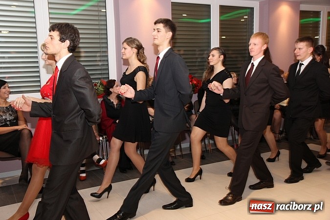 Zdjęcie w galerii na portalu naszraciborz.pl: Magiczna studniówka II LO w Zakrzowie wiadomości z regionu