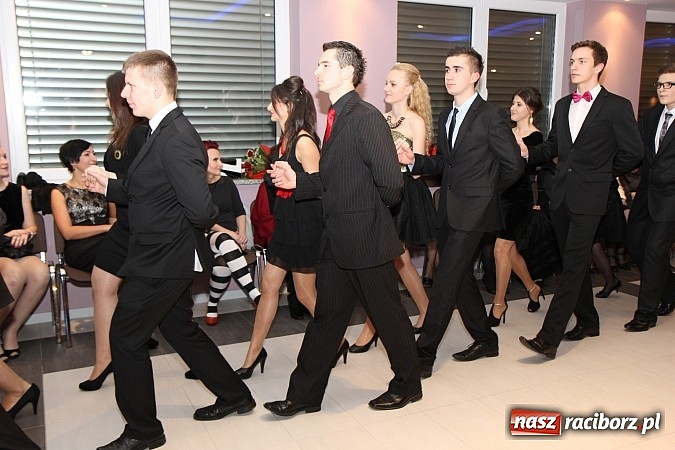 Zdjęcie w galerii na portalu naszraciborz.pl: Magiczna studniówka II LO w Zakrzowie wiadomości z regionu