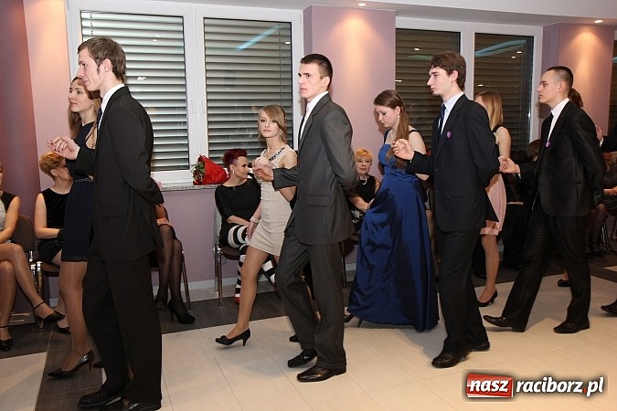 Zdjęcie w galerii na portalu naszraciborz.pl: Magiczna studniówka II LO w Zakrzowie wiadomości z regionu