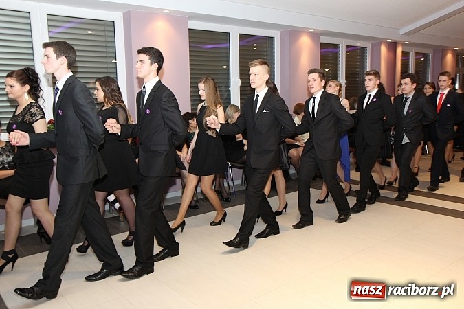 Zdjęcie w galerii na portalu naszraciborz.pl: Magiczna studniówka II LO w Zakrzowie wiadomości z regionu