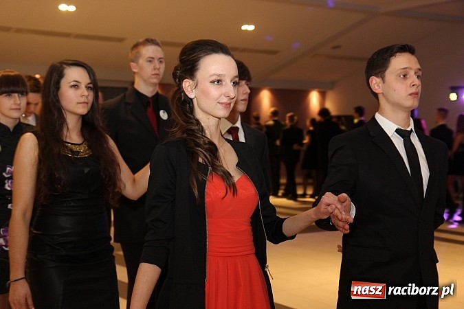 Zdjęcie w galerii na portalu naszraciborz.pl: Magiczna studniówka II LO w Zakrzowie wiadomości z regionu