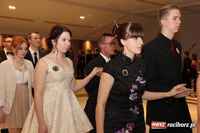 Zdjęcie w galerii na portalu naszraciborz.pl: Magiczna studniówka II LO w Zakrzowie wiadomości z regionu