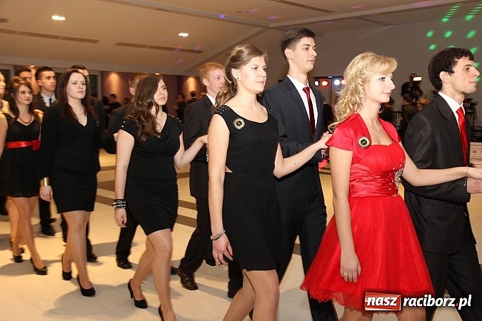 Zdjęcie w galerii na portalu naszraciborz.pl: Magiczna studniówka II LO w Zakrzowie wiadomości z regionu