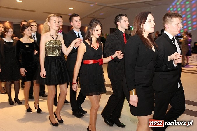 Zdjęcie w galerii na portalu naszraciborz.pl: Magiczna studniówka II LO w Zakrzowie wiadomości z regionu