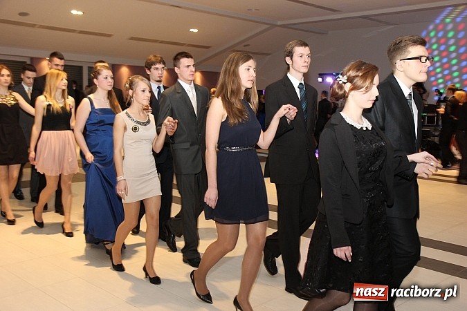 Zdjęcie w galerii na portalu naszraciborz.pl: Magiczna studniówka II LO w Zakrzowie wiadomości z regionu