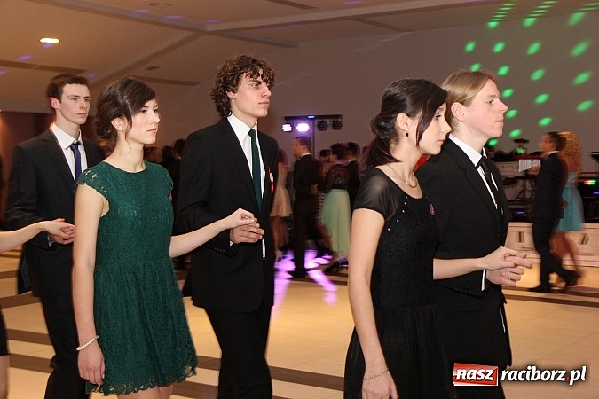 Zdjęcie w galerii na portalu naszraciborz.pl: Magiczna studniówka II LO w Zakrzowie wiadomości z regionu