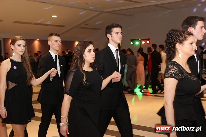 Zdjęcie w galerii na portalu naszraciborz.pl: Magiczna studniówka II LO w Zakrzowie wiadomości z regionu